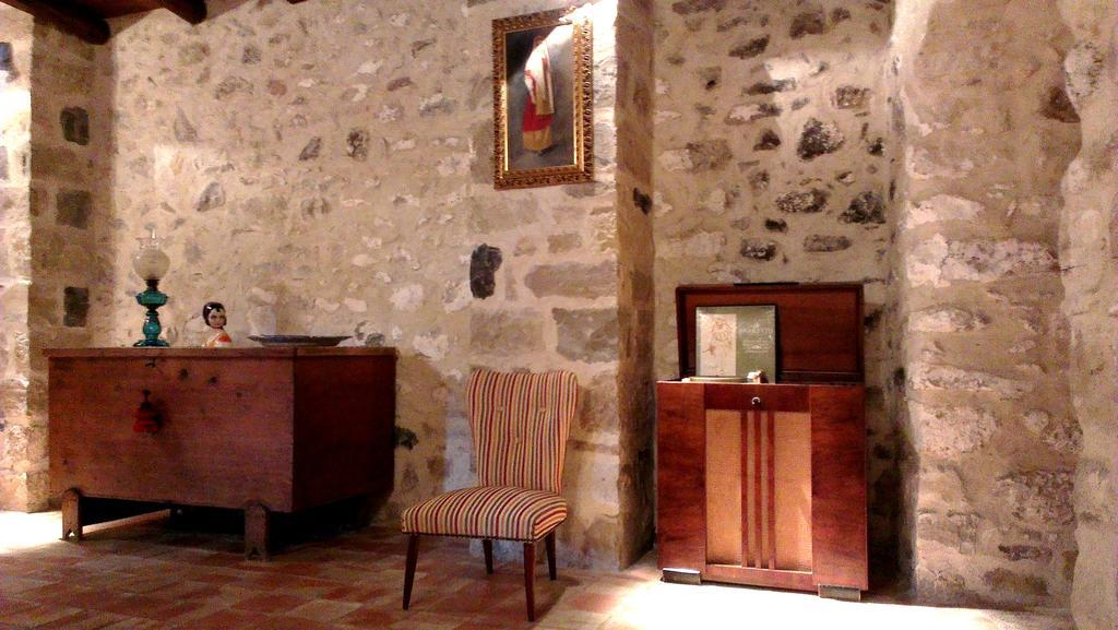 Il Borgo Dell'Arcangelo Tuili Eksteriør bilde