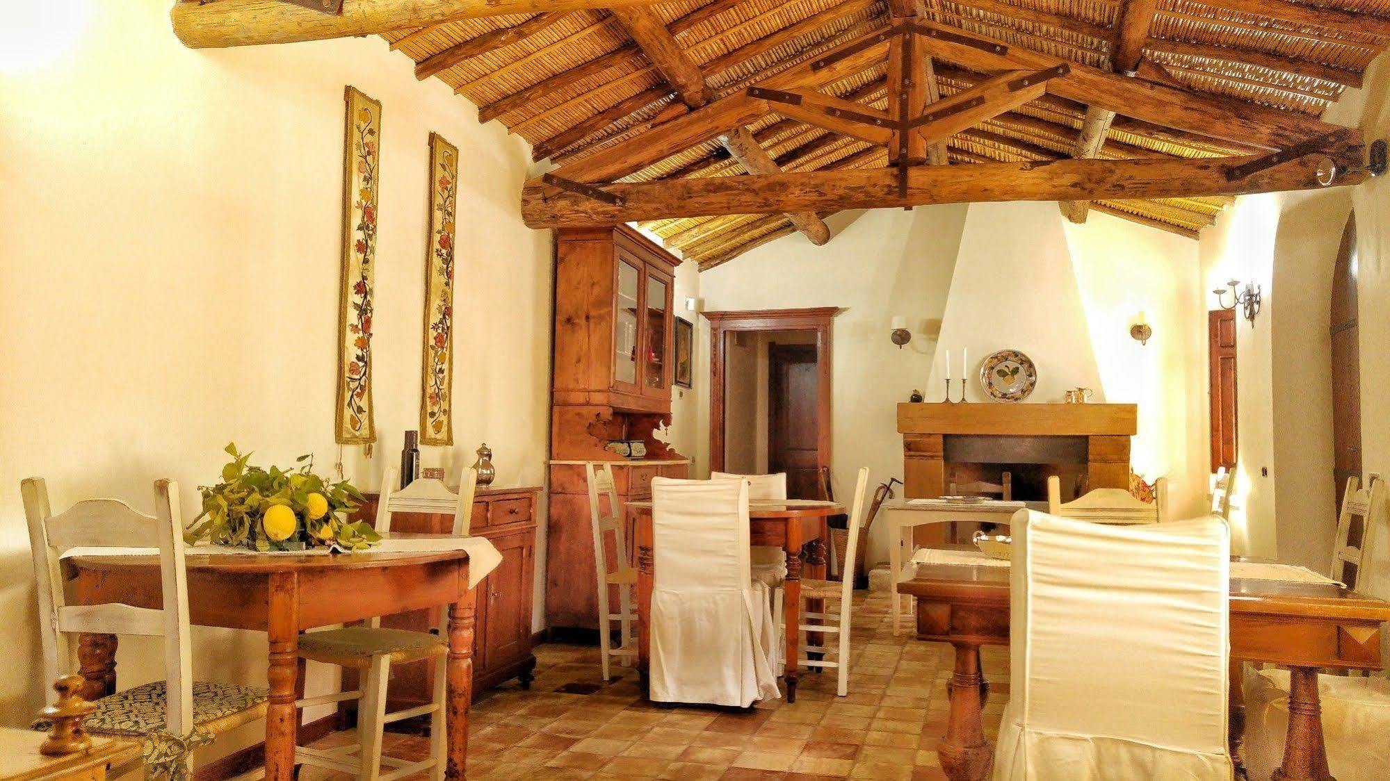 Il Borgo Dell'Arcangelo Tuili Eksteriør bilde