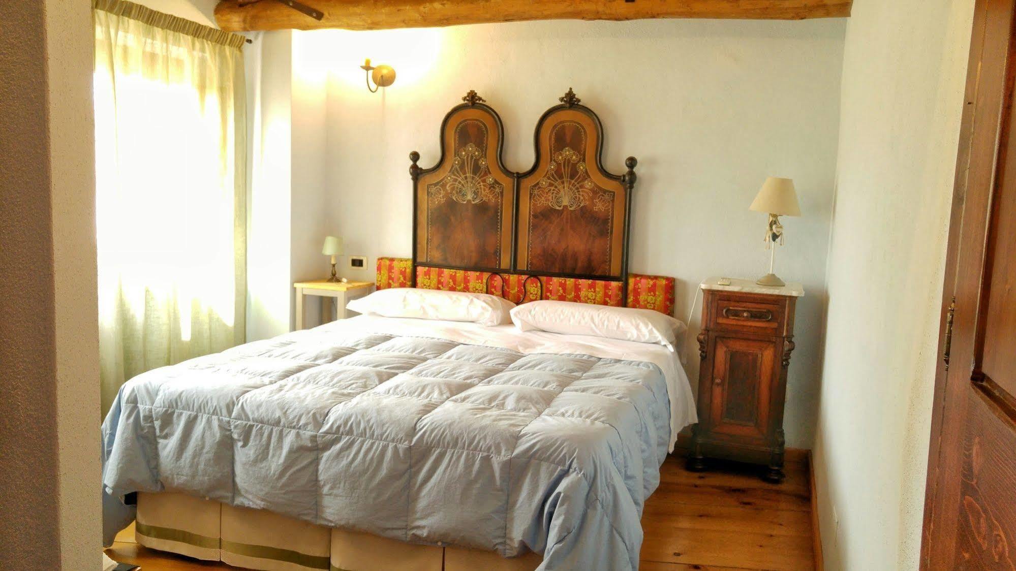Il Borgo Dell'Arcangelo Tuili Eksteriør bilde